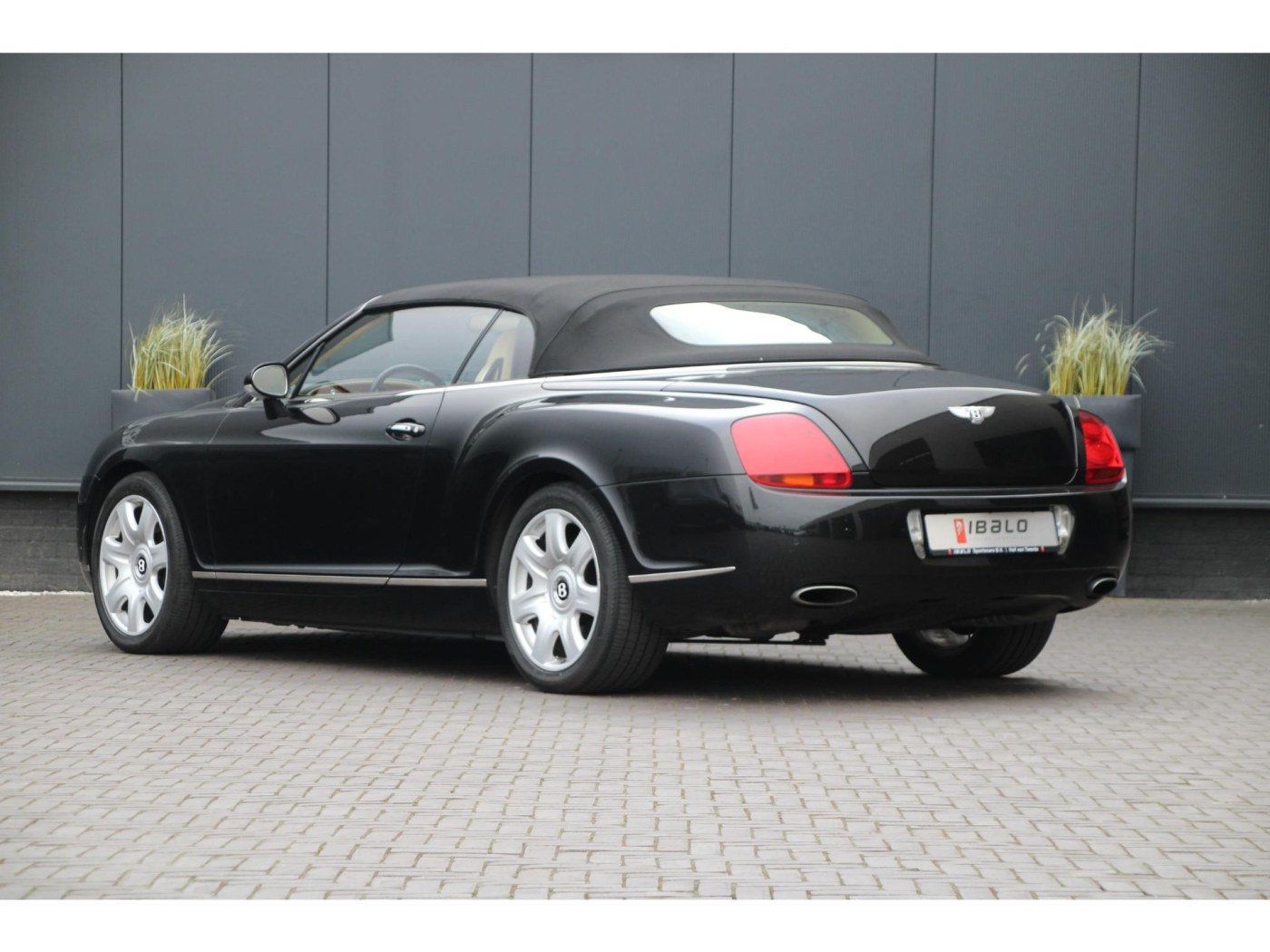 Bentley Continental GTC W12 560pk — foto 45 van 57