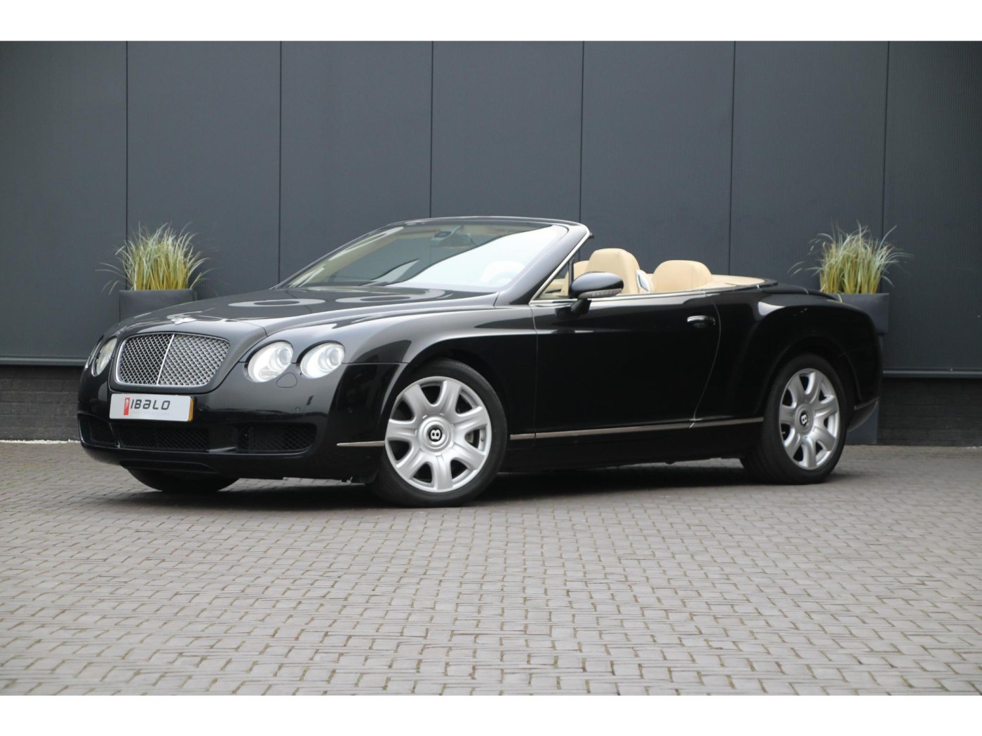 Bentley Continental GTC W12 560pk — foto 48 van 57