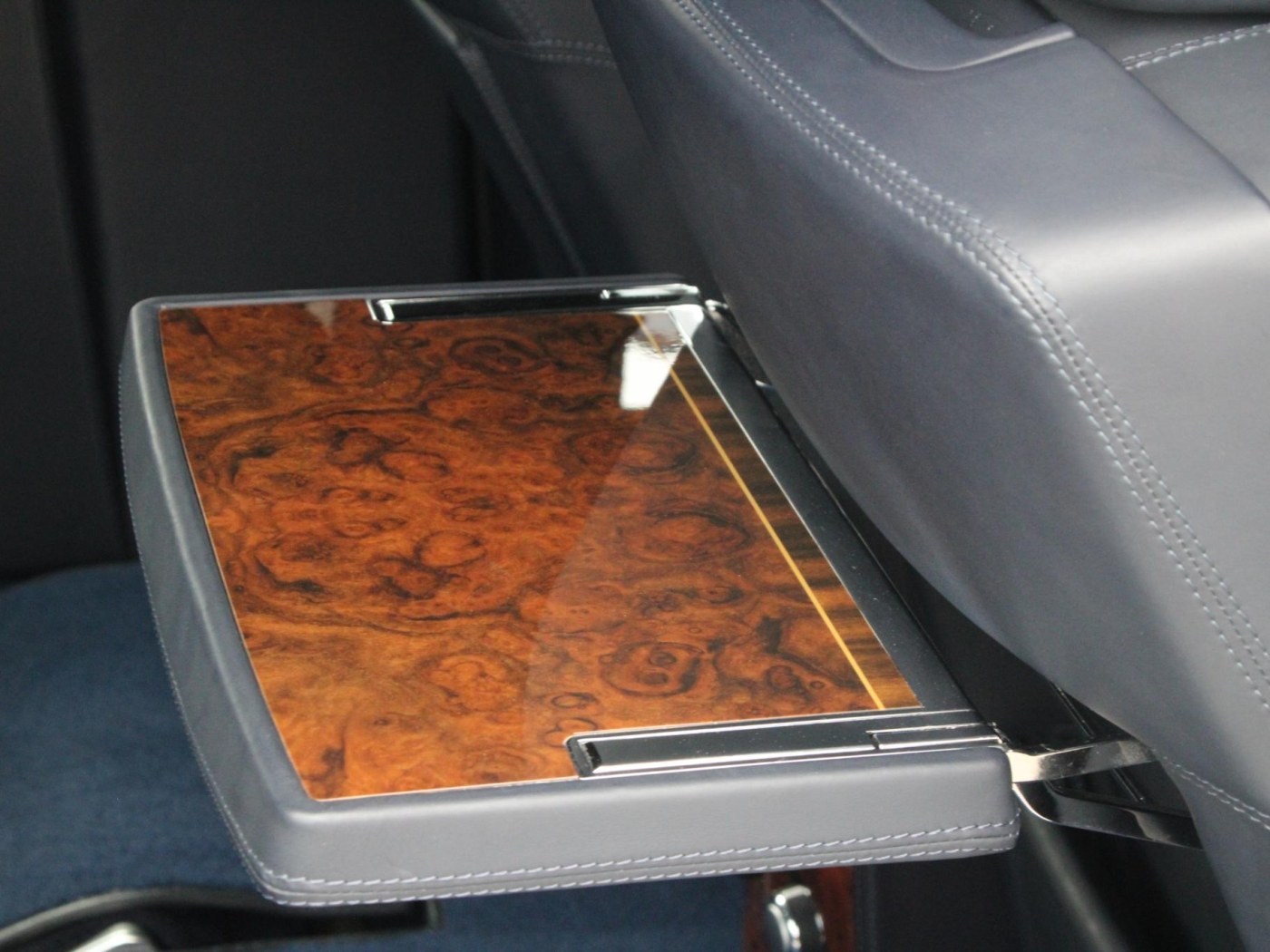 Rolls-Royce Phantom VII 6.75 EWB — foto 99 van 102