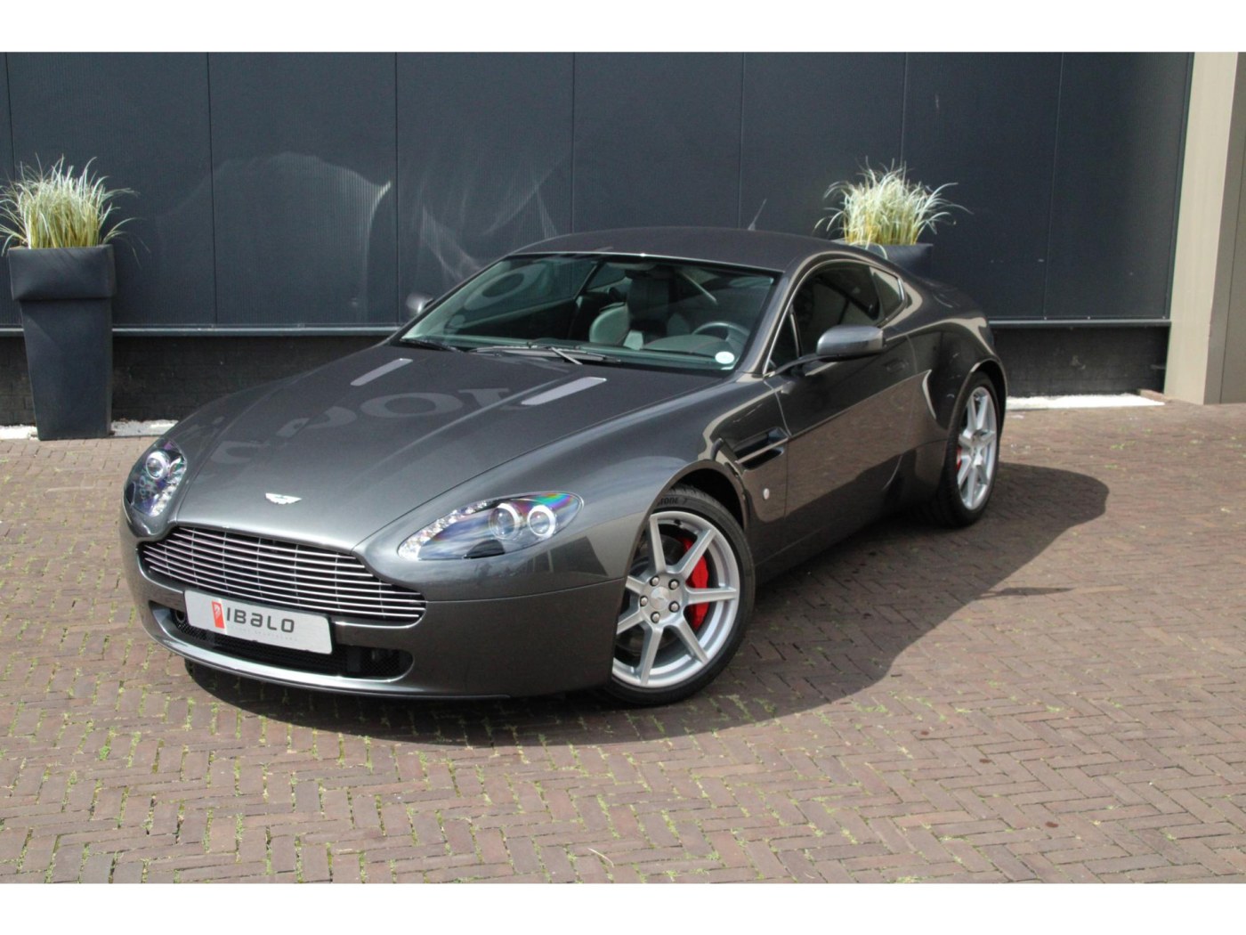 Aston Martin V8 Vantage — foto 7 van 45