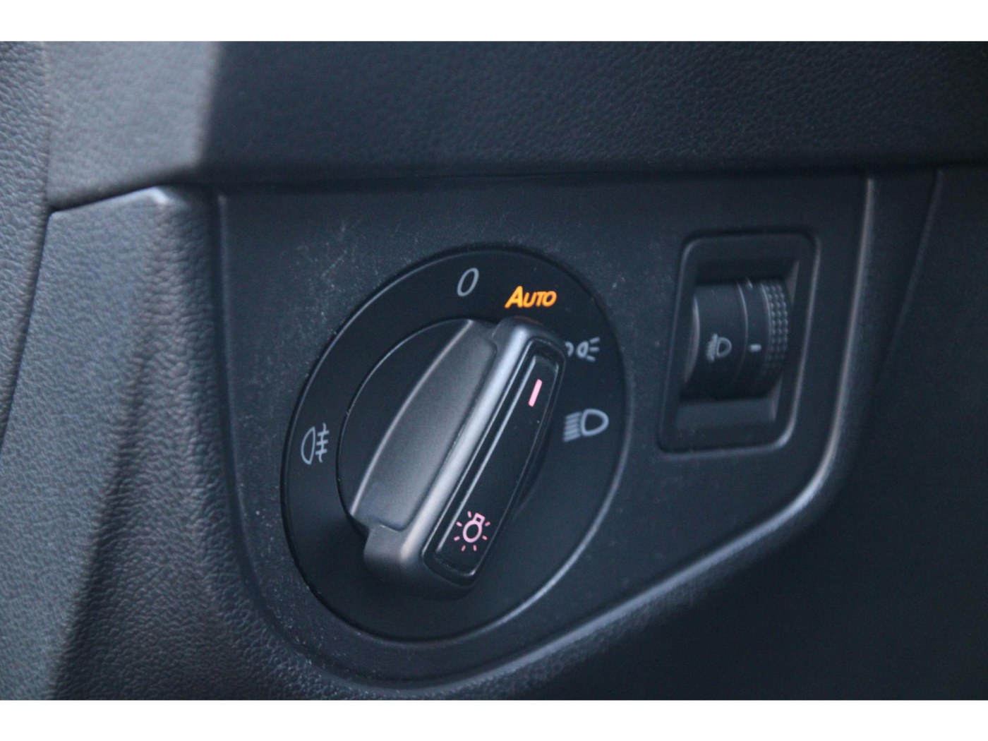 Volkswagen Polo 1.0 TSI Comfortline | Adaptive Cruise | Apple Carplay | Deep Black | — foto 13 van 27