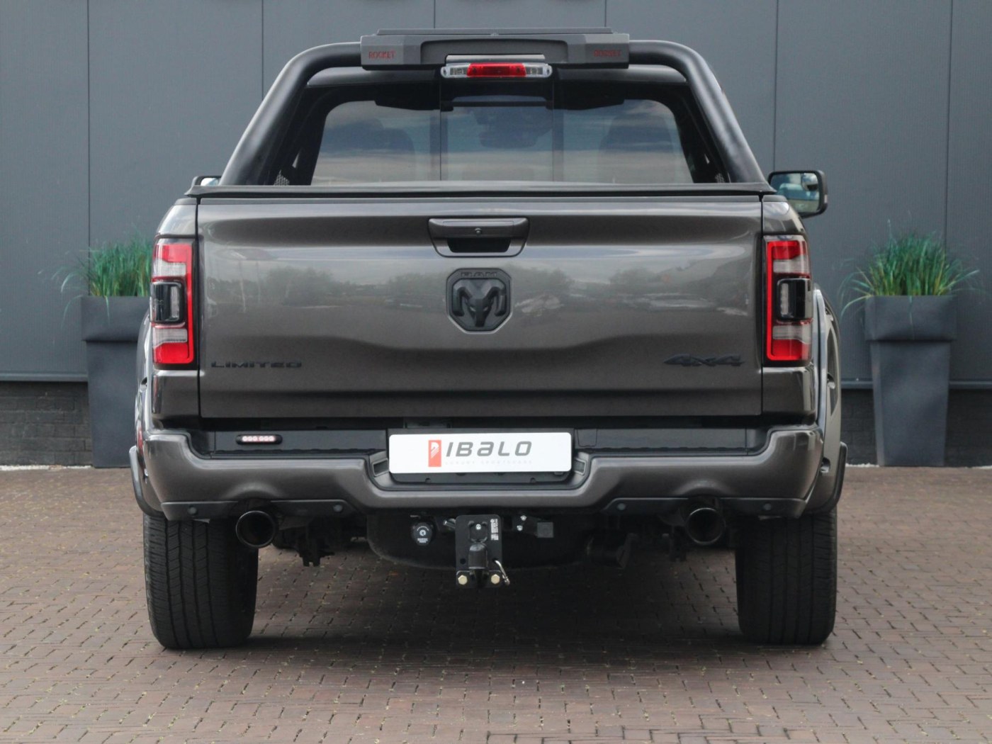 Dodge Ram 1500 5.7 V8 Crew Cab Limited Night Edition — foto 13 van 78