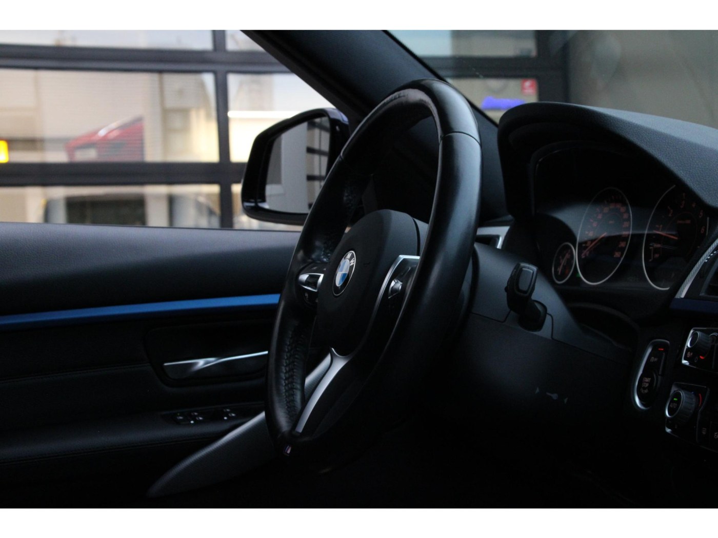 BMW 3-serie Touring 340i xDrive M-Sport — foto 27 van 35