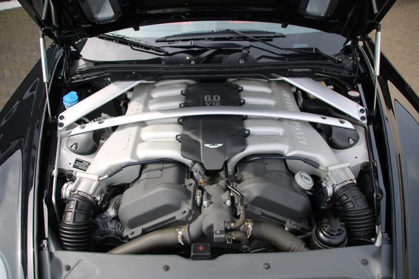 Aston Martin DB9 V12 Touchtronic — foto 24 van 39