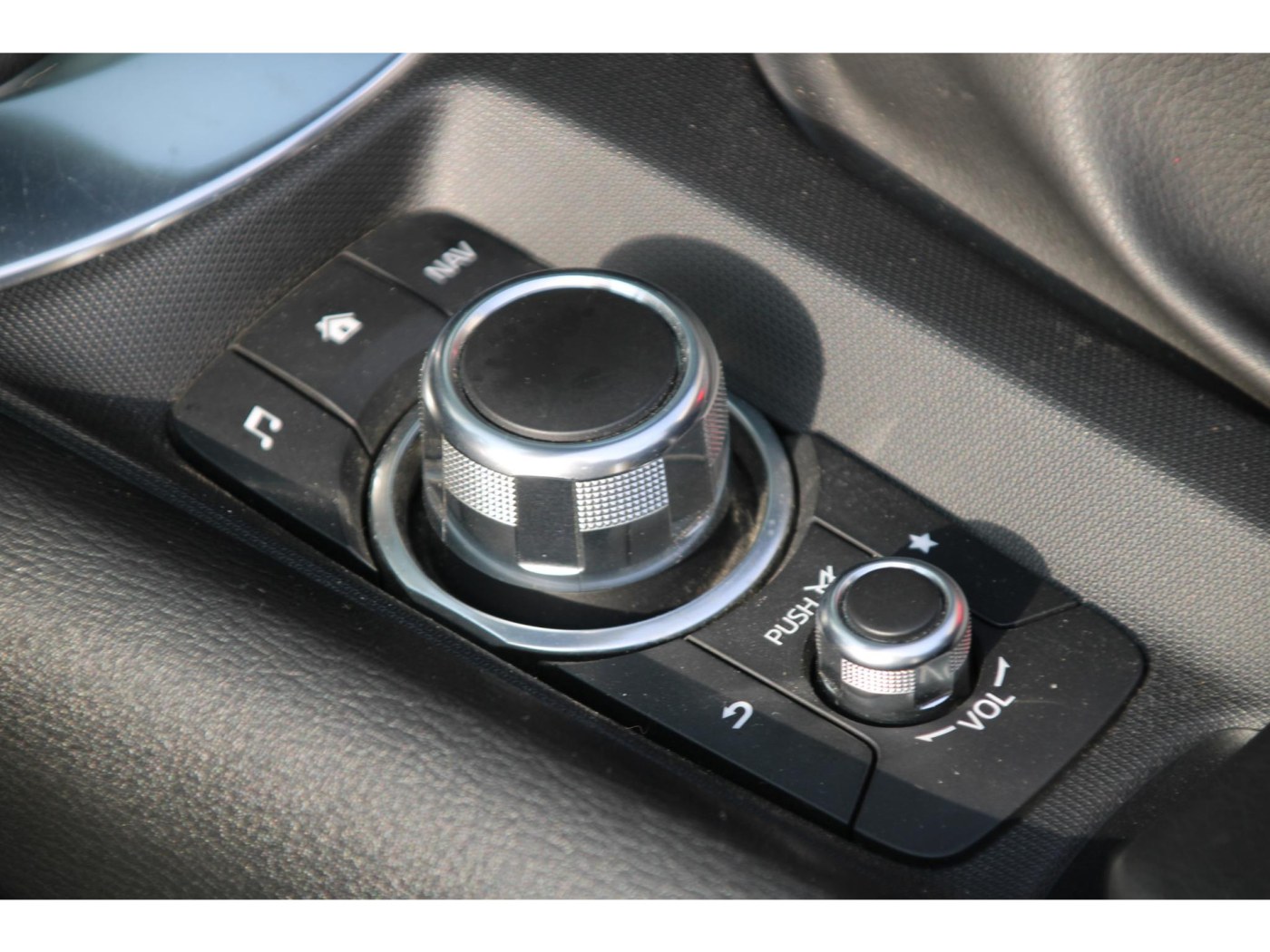 Mazda MX-5 1.5 SkyActiv-G 131 GT-M — foto 23 van 28