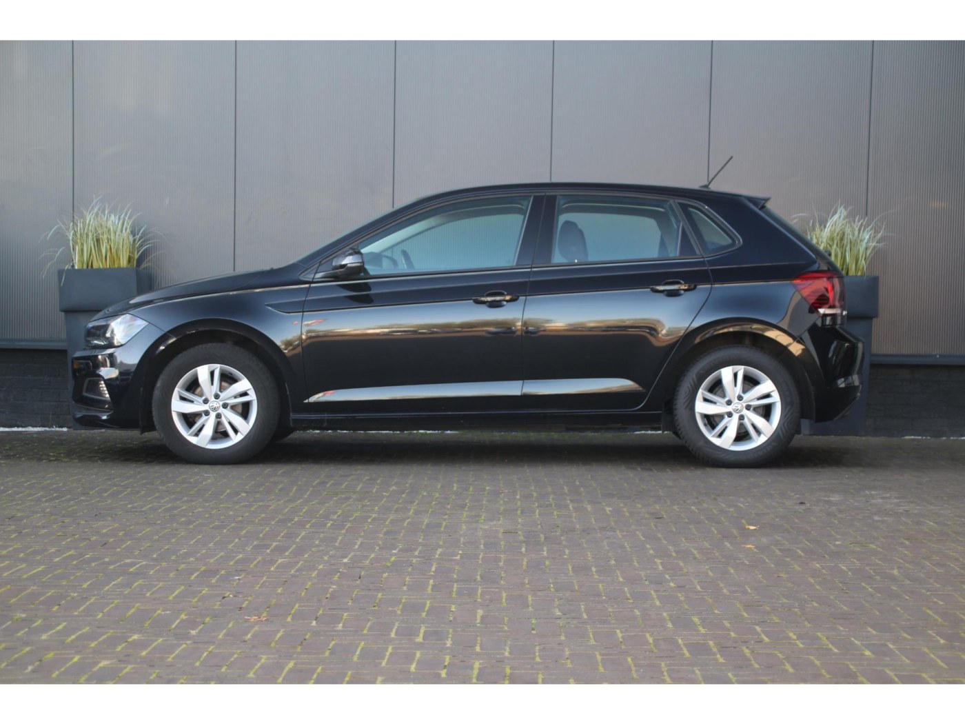 Volkswagen Polo 1.0 TSI Comfortline | Adaptive Cruise | Apple Carplay | Deep Black | — foto 15 van 27