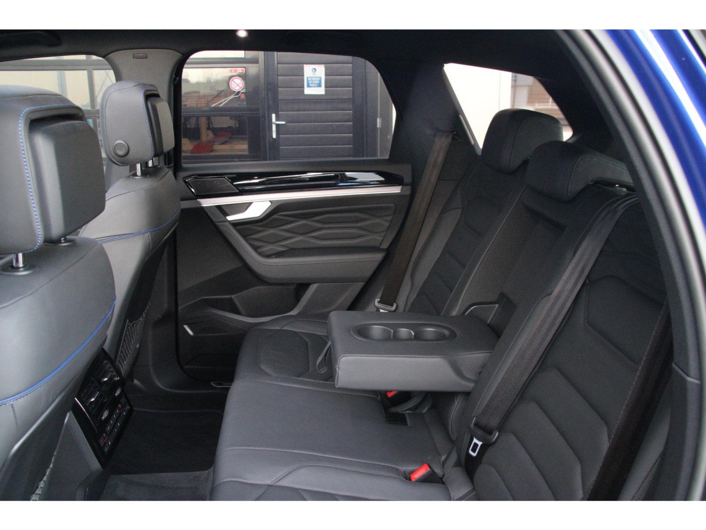 Volkswagen Touareg R 4Motion — foto 42 van 64