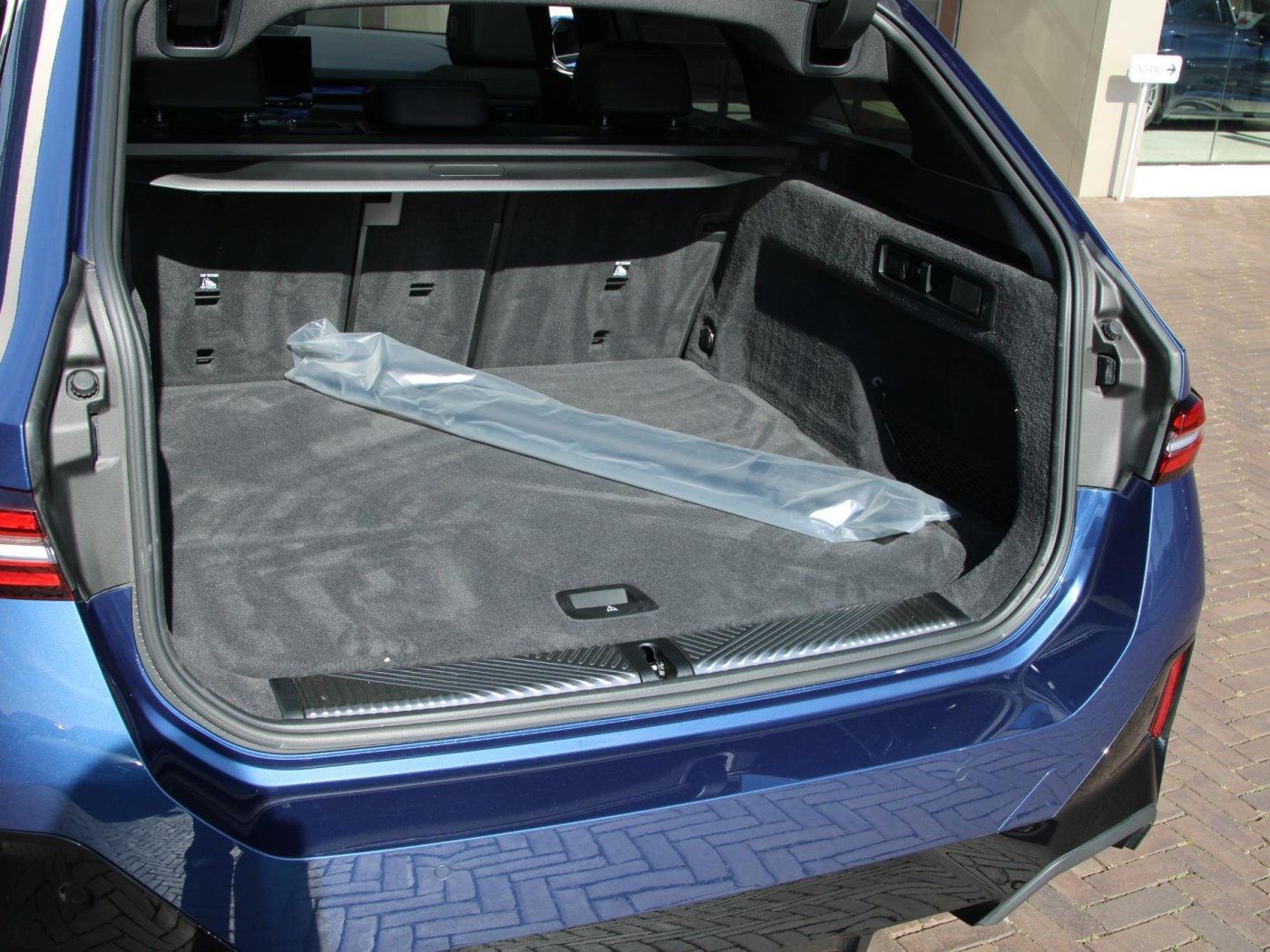 BMW 5-serie Touring 550e xDrive — foto 49 van 53