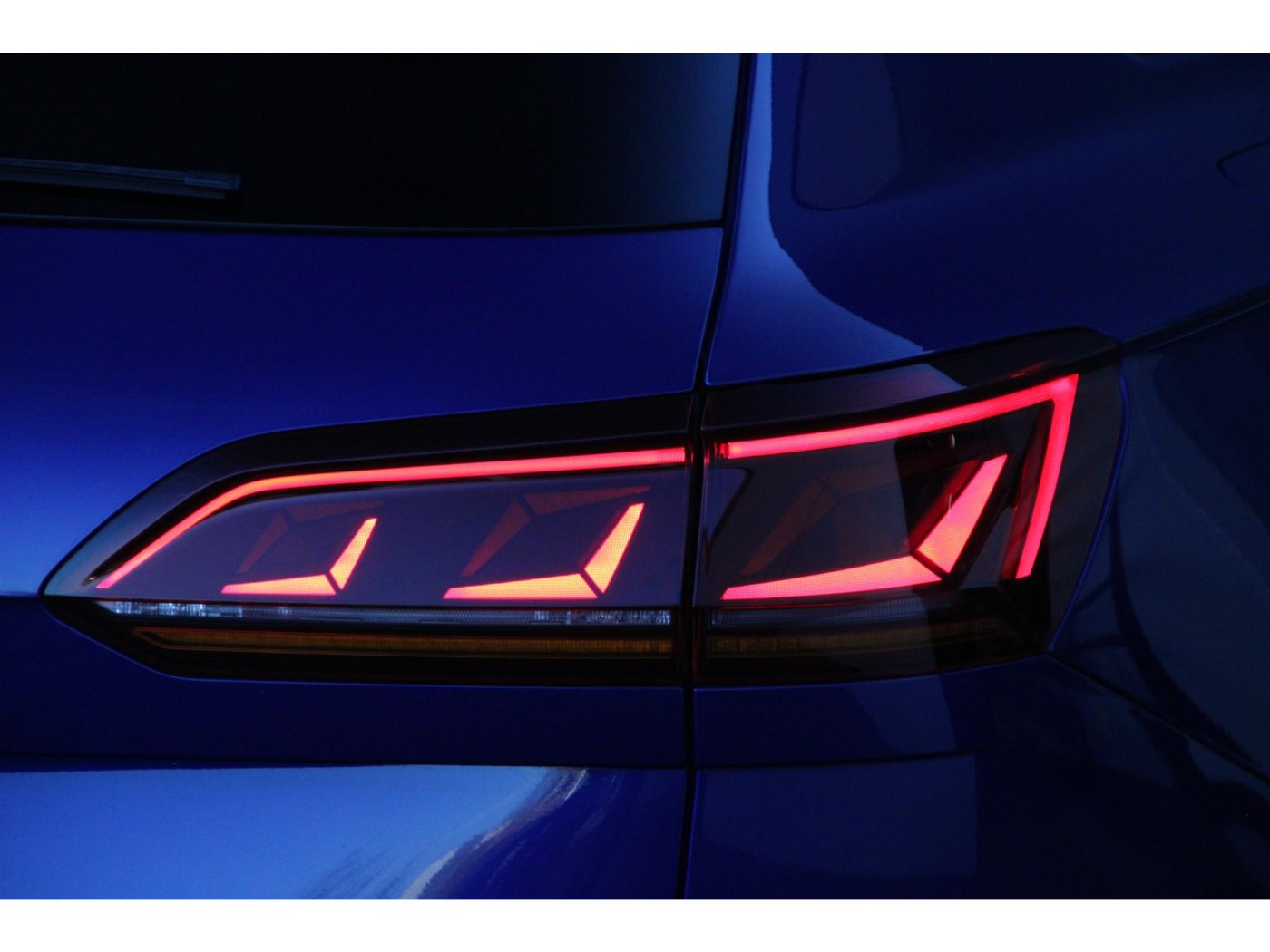 Volkswagen Touareg R 4Motion — foto 48 van 64