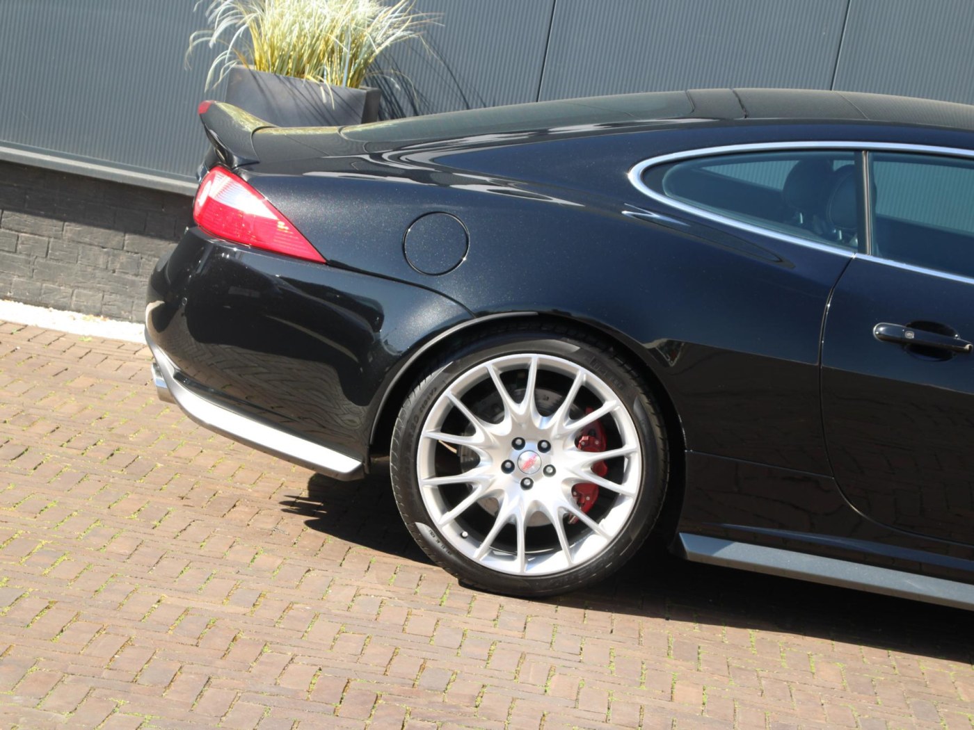 Jaguar XKR-S 4.2 V8 Coupé — foto 33 van 71