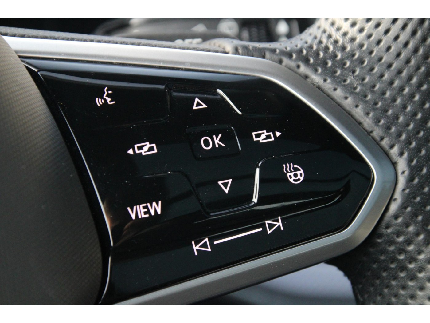 Volkswagen Touareg R 4Motion — foto 15 van 64