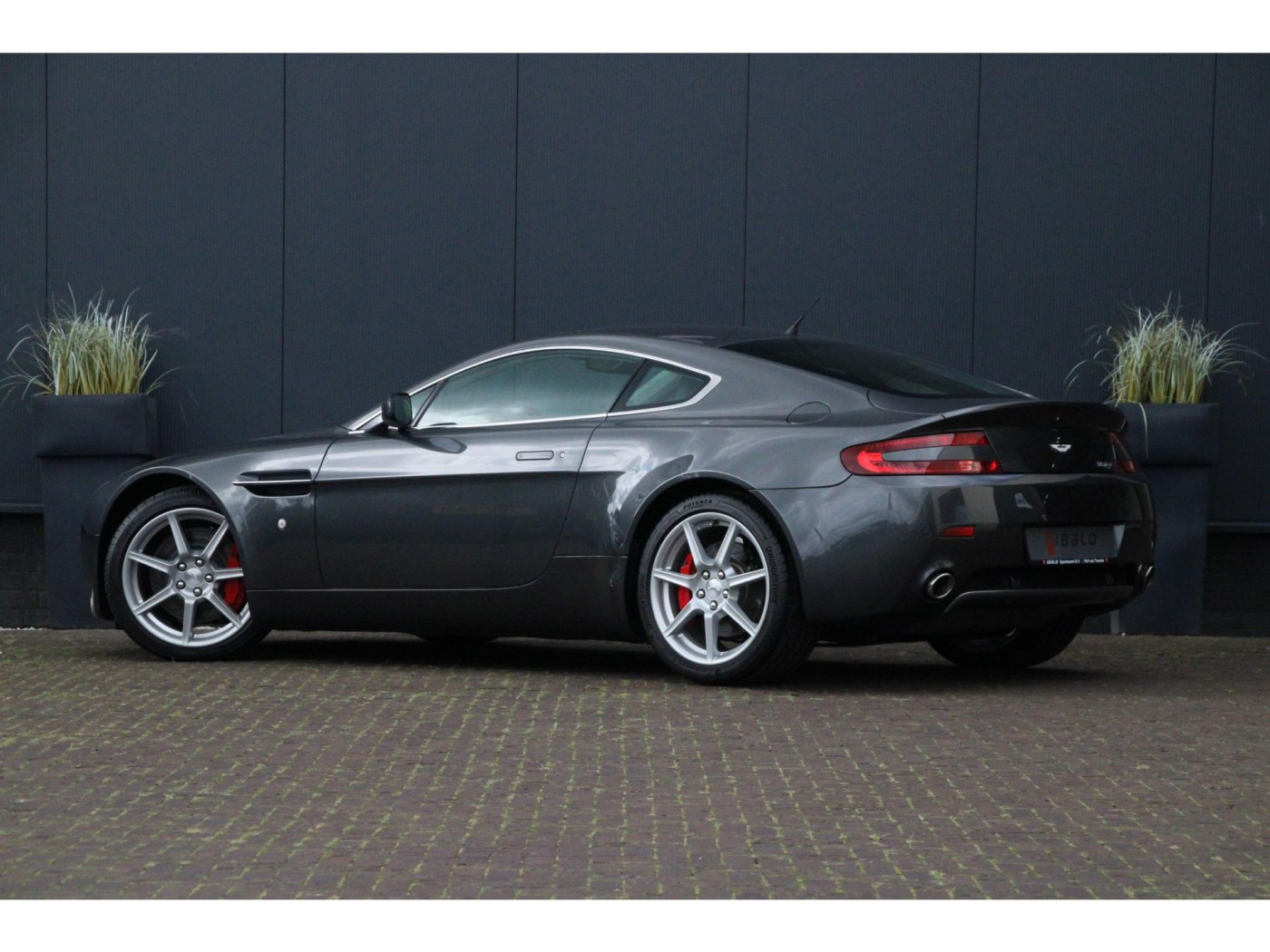 Aston Martin V8 Vantage — foto 24 van 45