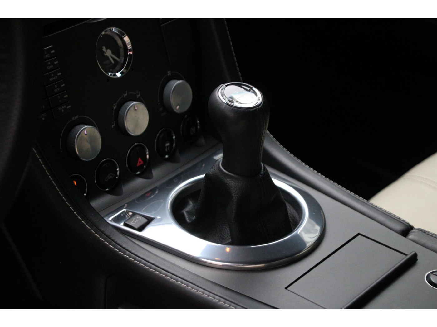 Aston Martin V8 Vantage V8 — foto 9 van 49