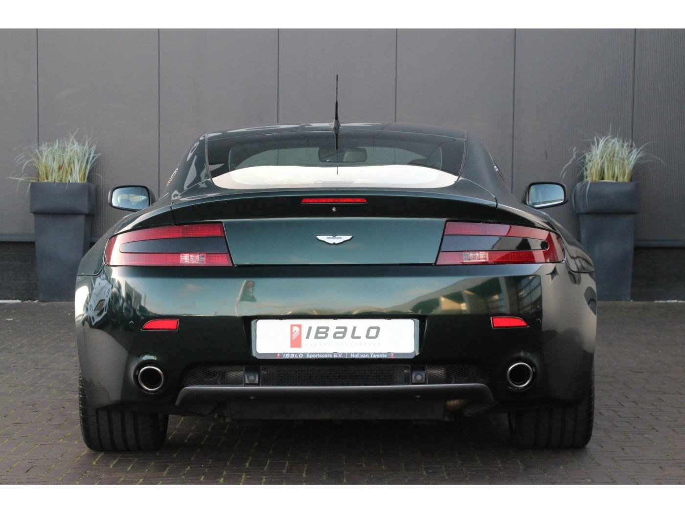 Aston Martin V8 Vantage — foto 13 van 42