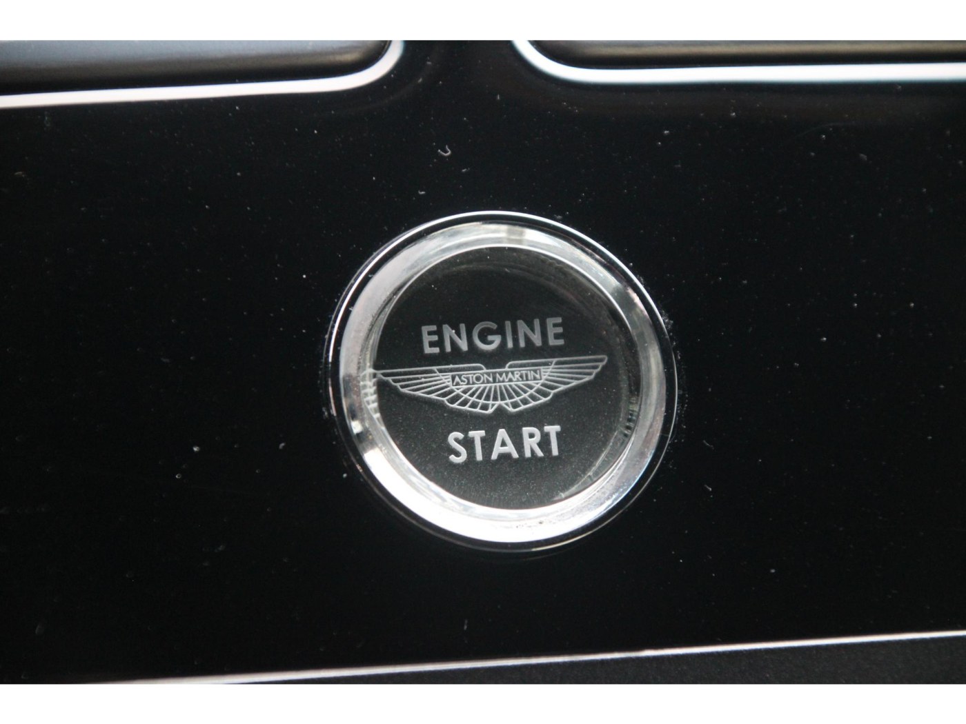 Aston Martin V8 Vantage V8 — foto 19 van 49