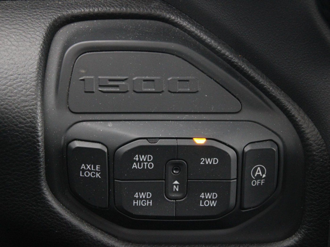 Dodge Ram 1500 5.7 V8 4x4 Crew Cab Laramie G/T — foto 19 van 56