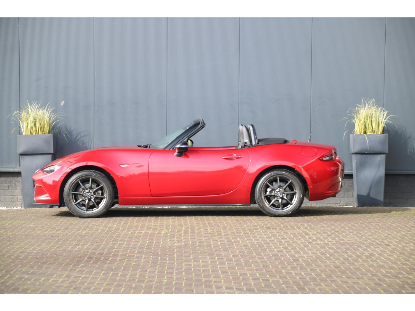 Mazda MX-5 1.5 SkyActiv-G 131 GT-M — foto 6 van 28