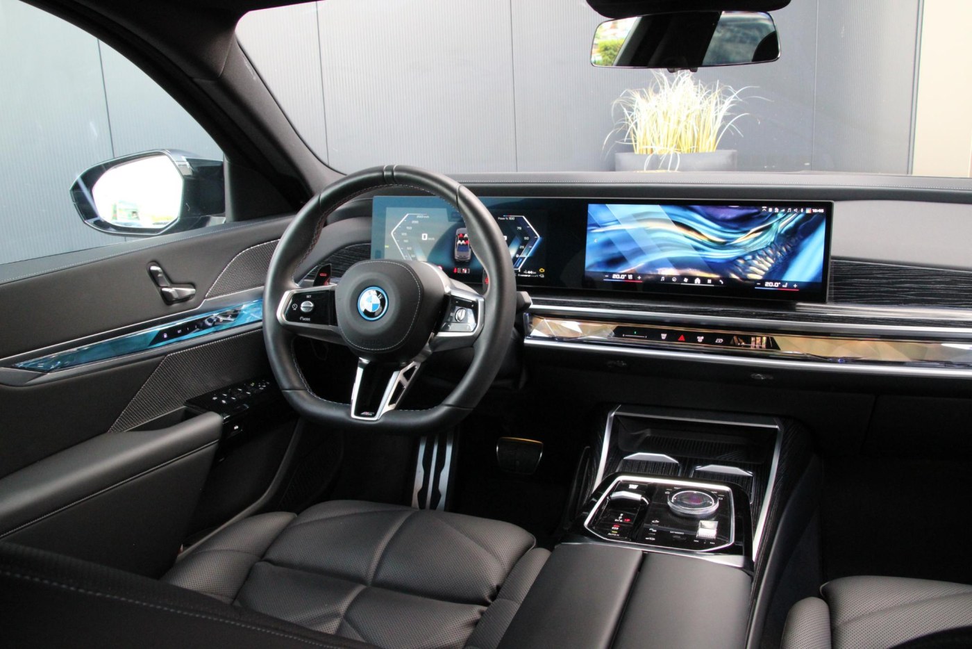 BMW 7-serie M760e xDrive M-Sport Pro — foto 10 van 34