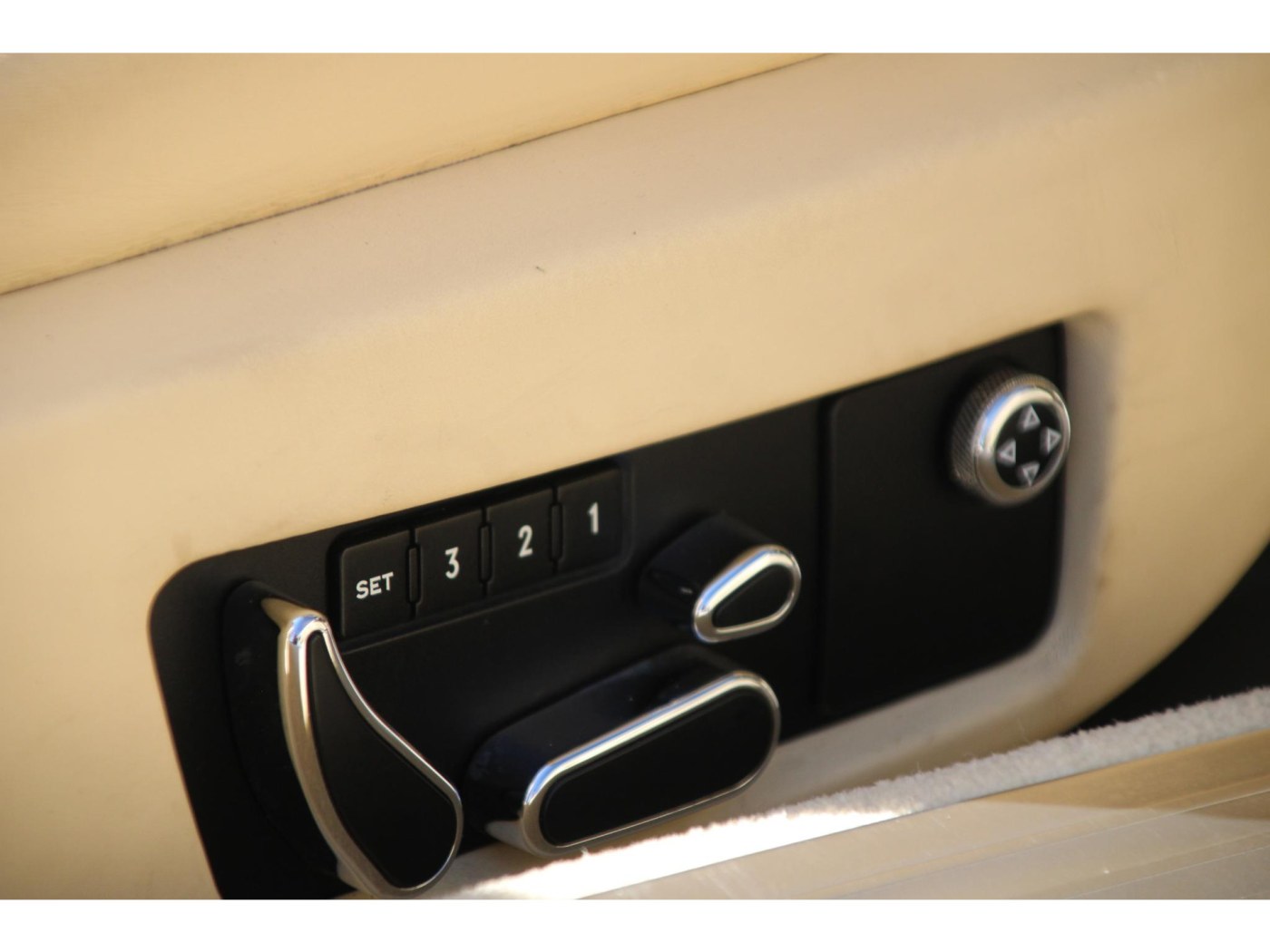 Bentley Continental GTC W12 560pk — foto 22 van 57