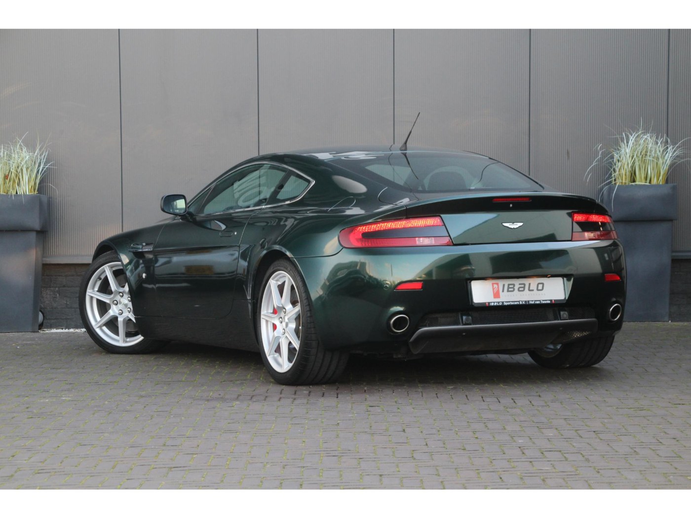 Aston Martin V8 Vantage — foto 22 van 42