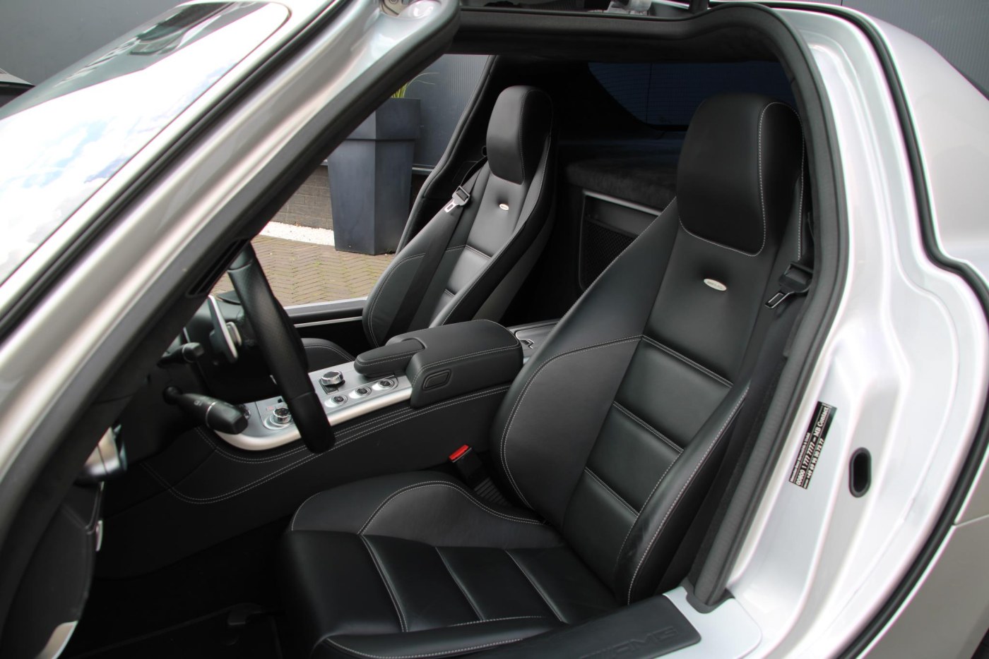 Mercedes-Benz SLS AMG Coupé — foto 4 van 47
