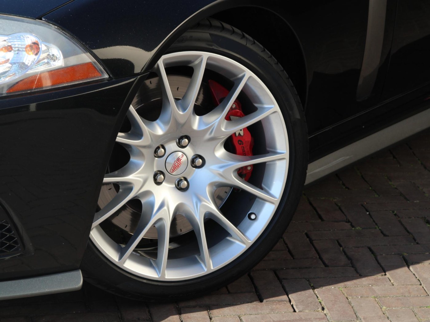 Jaguar XKR-S 4.2 V8 Coupé — foto 6 van 71