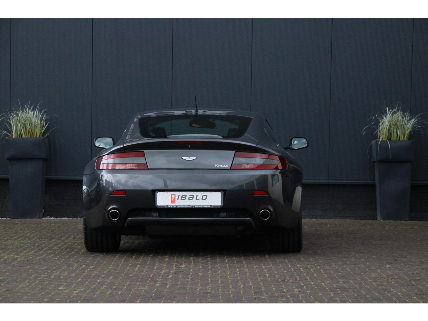 Aston Martin V8 Vantage — foto 23 van 45