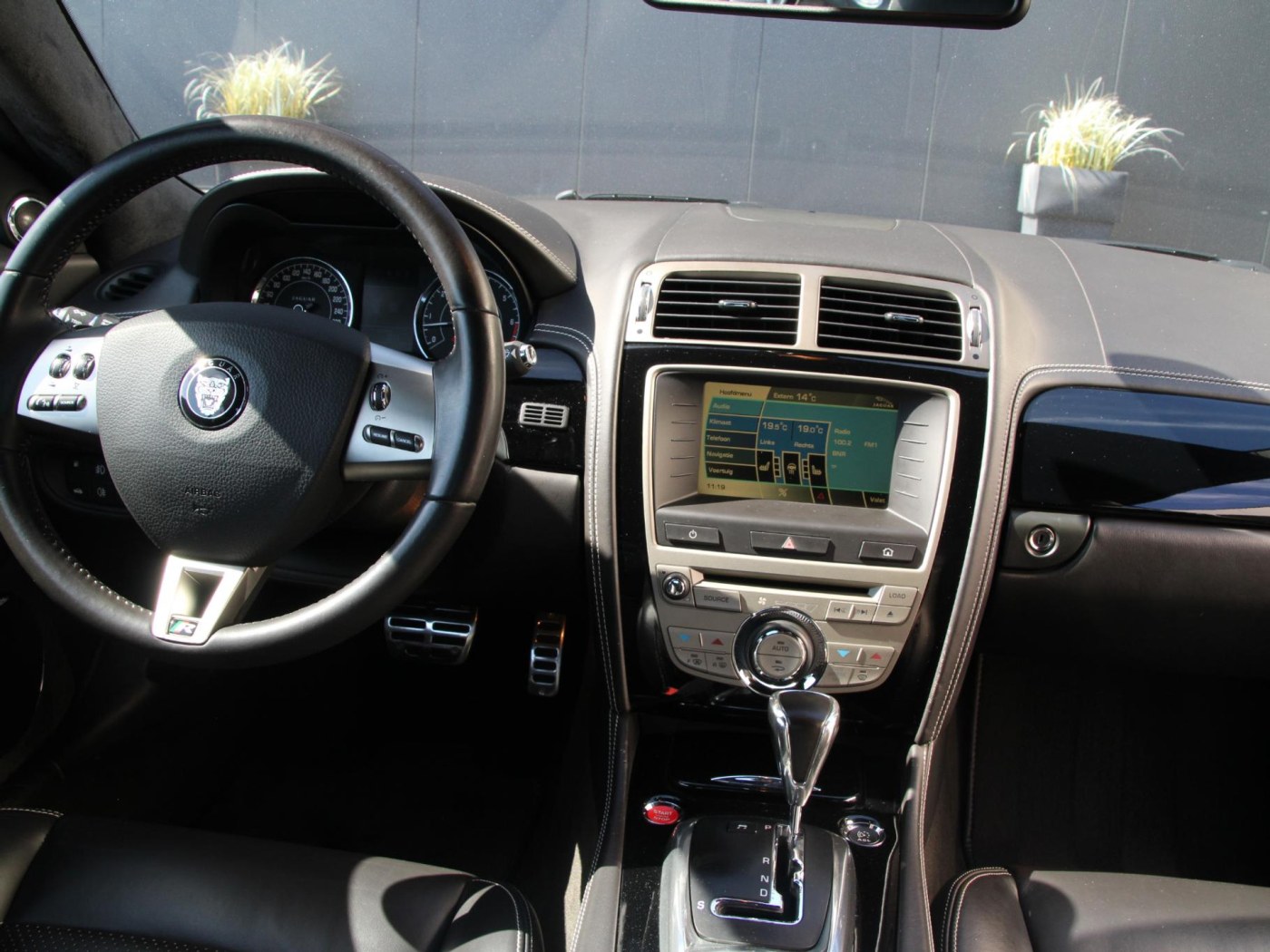 Jaguar XKR-S 4.2 V8 Coupé — foto 3 van 71