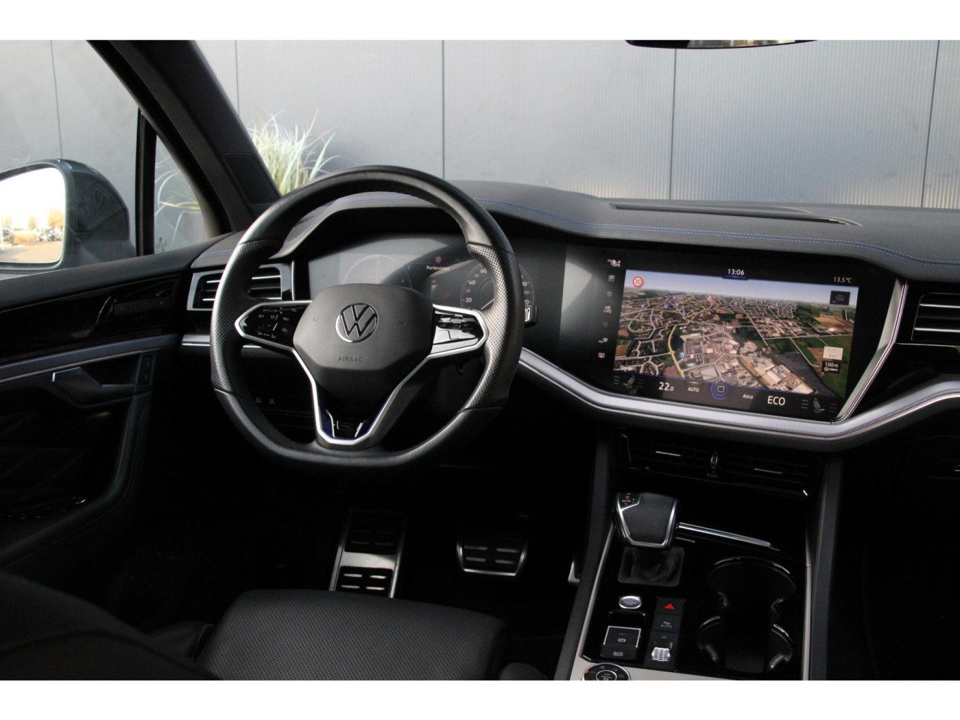 Volkswagen Touareg R 4Motion — foto 3 van 64