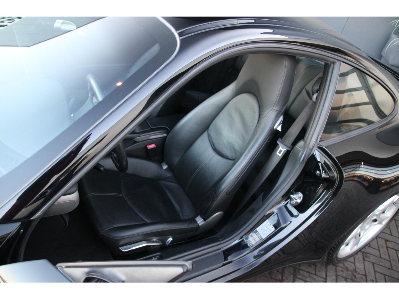 Porsche 911 3.6 Carrera 4 — foto 29 van 38