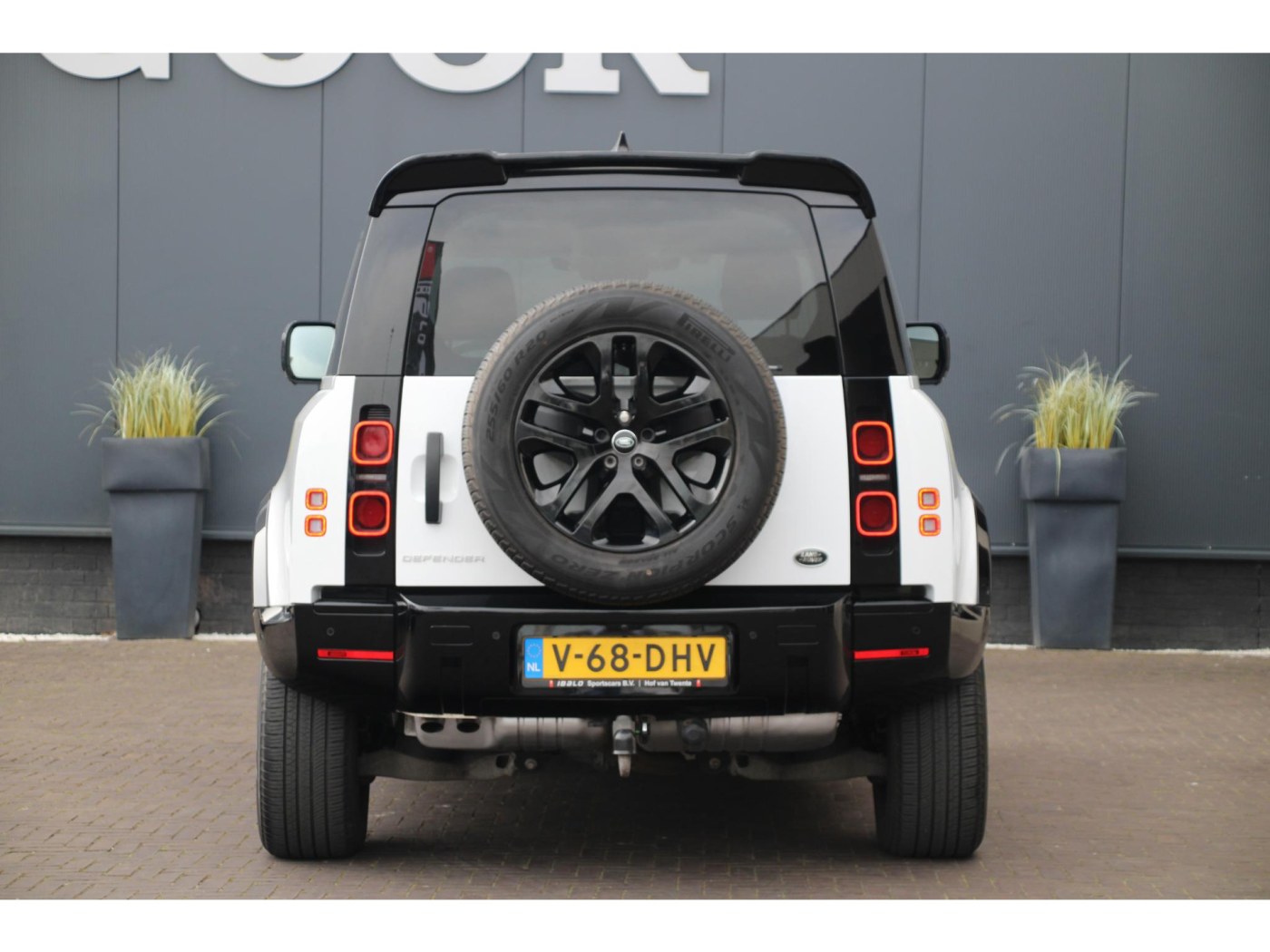 Land Rover Defender 90 D250 — foto 4 van 13