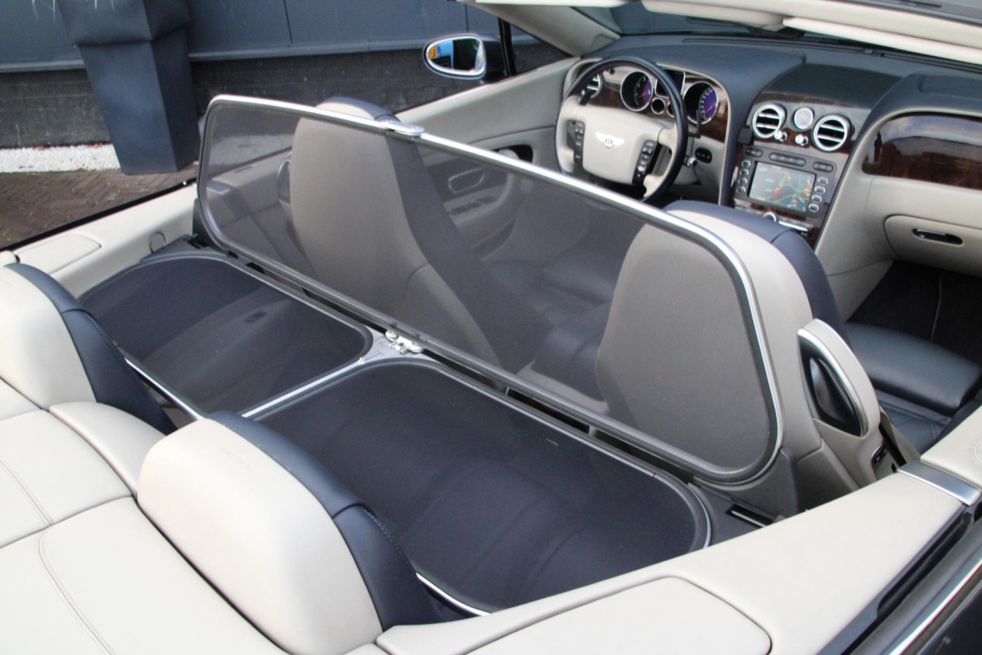 Bentley Continental GTC 6.0 W12 — foto 42 van 47