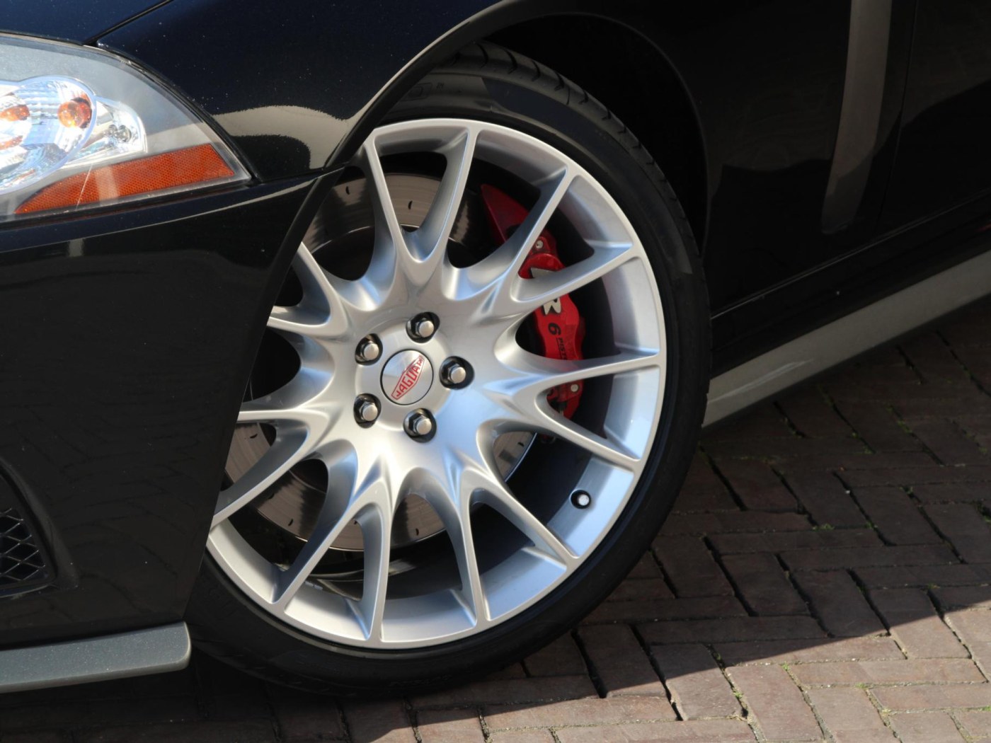 Jaguar XKR-S 4.2 V8 Coupé — foto 6 van 71