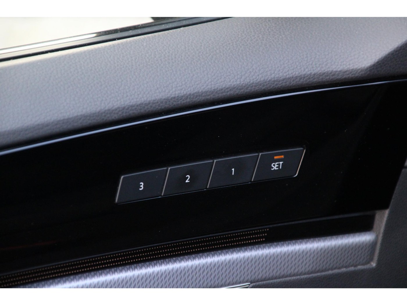 Volkswagen Touareg R 4Motion — foto 19 van 64