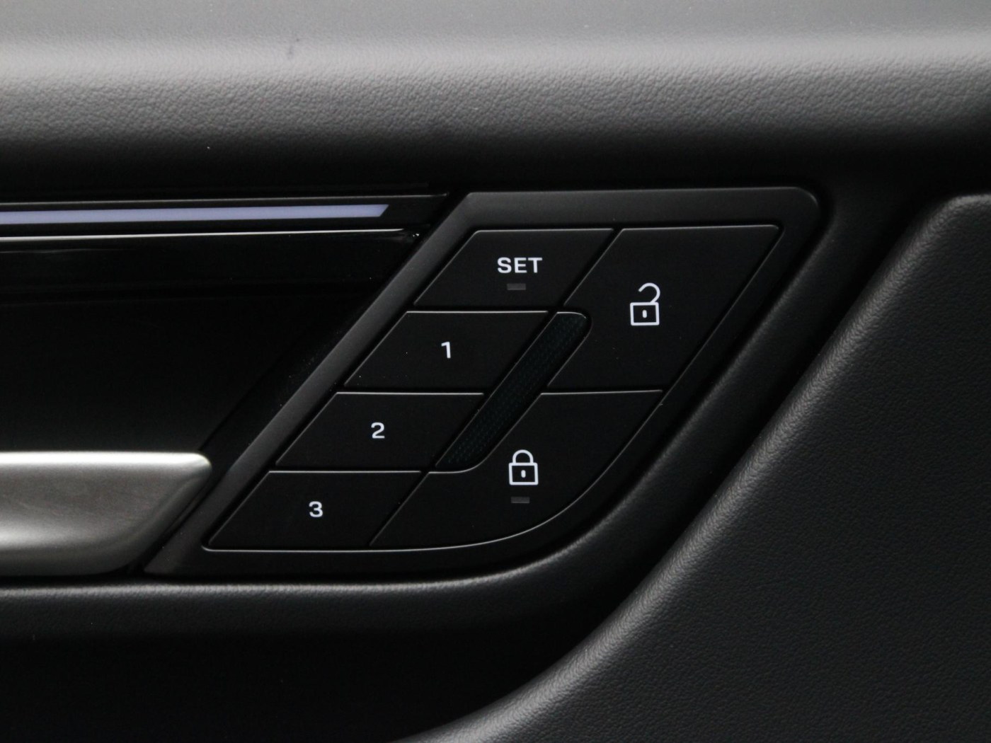 Porsche Macan 4 S 100 kWh — foto 31 van 50