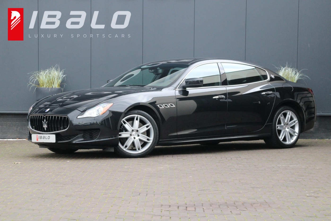 Maserati Quattroporte 3.8 V8 GTS — foto 1 van 48