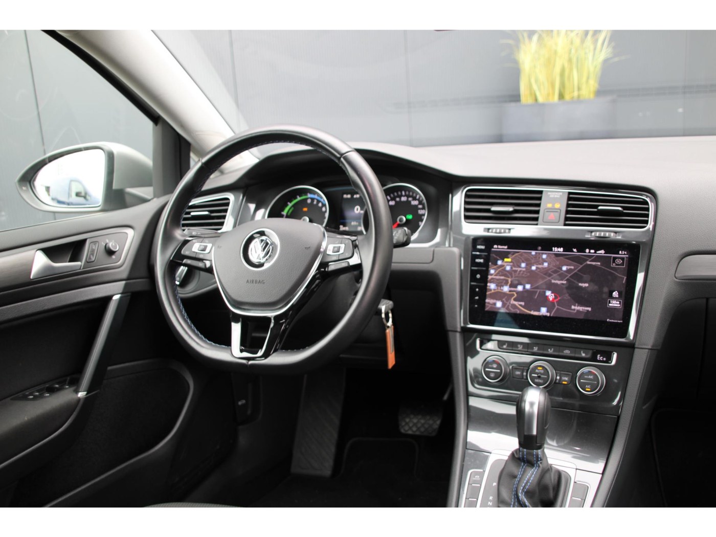 Volkswagen e-Golf E-DITION — foto 3 van 37