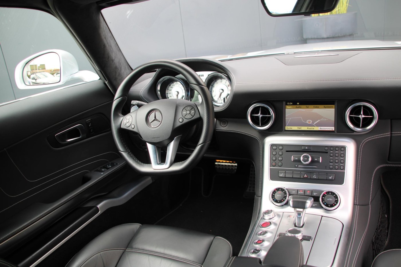 Mercedes-Benz SLS AMG Coupé — foto 3 van 47