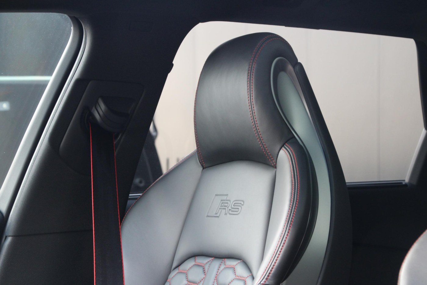 Audi RS4 Avant 2.9 TFSI quattro — foto 28 van 67