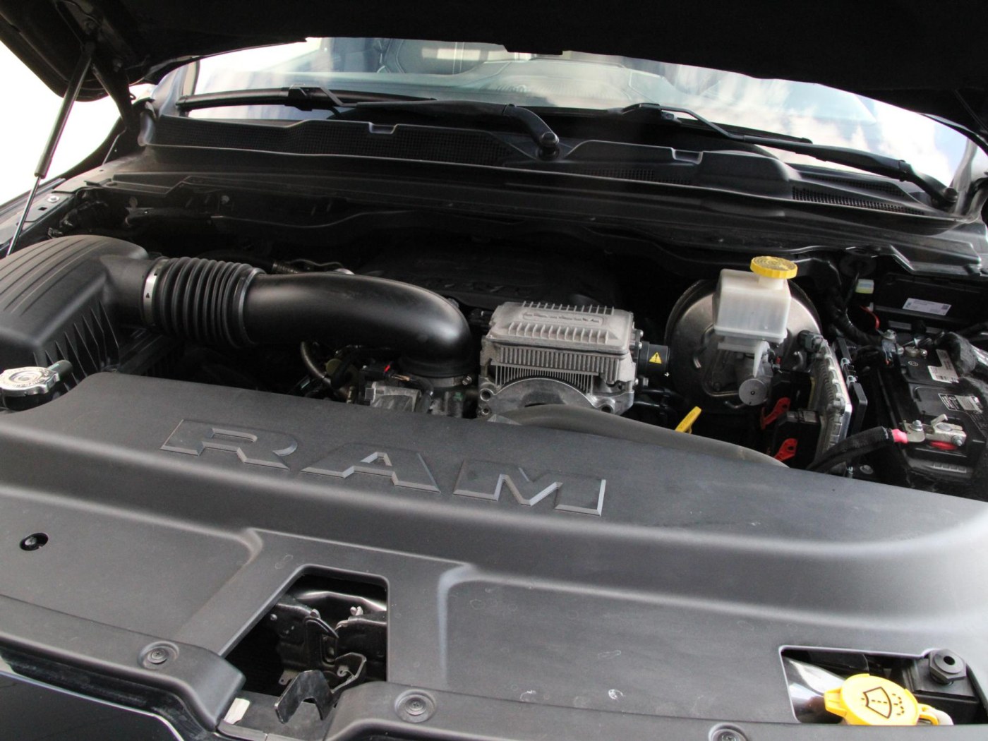 Dodge Ram 1500 5.7 V8 Crew Cab Limited Night Edition — foto 62 van 78