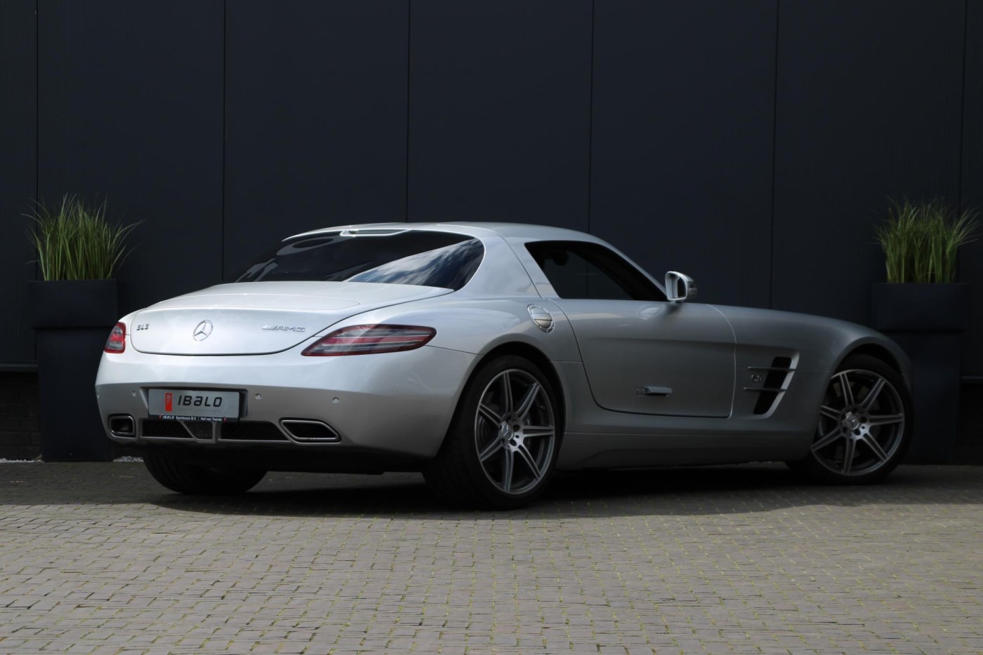 Mercedes-Benz SLS AMG Coupé — foto 2 van 47