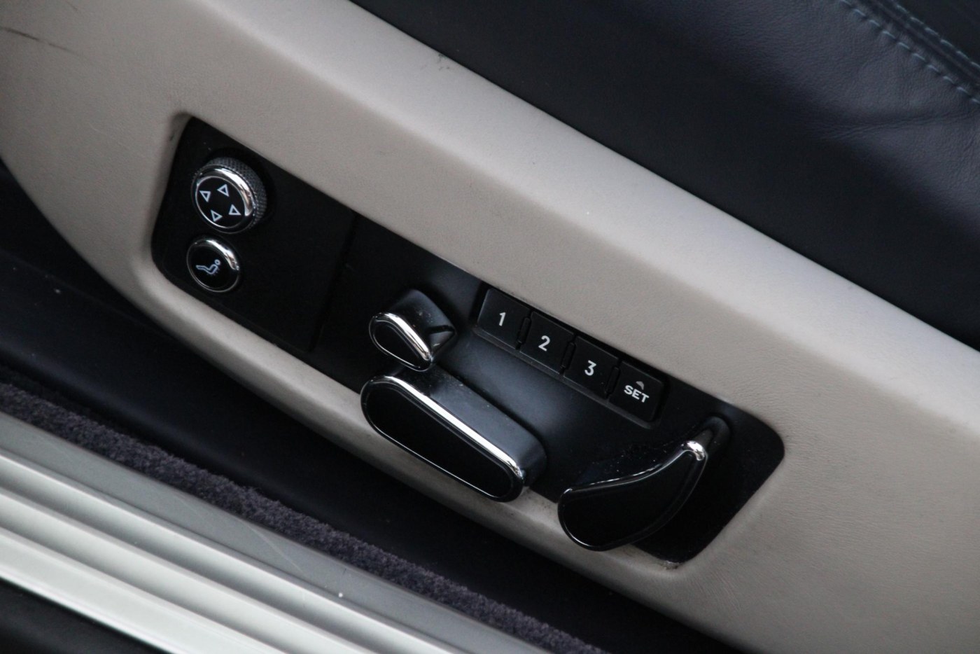 Bentley Continental GTC 6.0 W12 — foto 18 van 47
