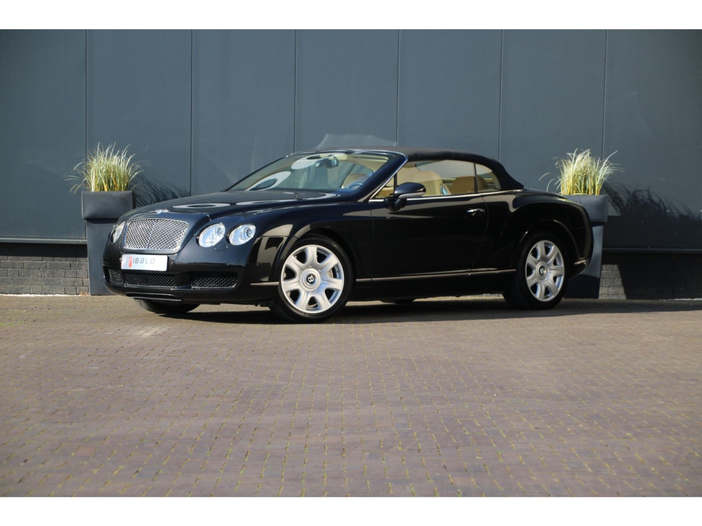 Bentley Continental GTC W12 560pk — foto 7 van 57