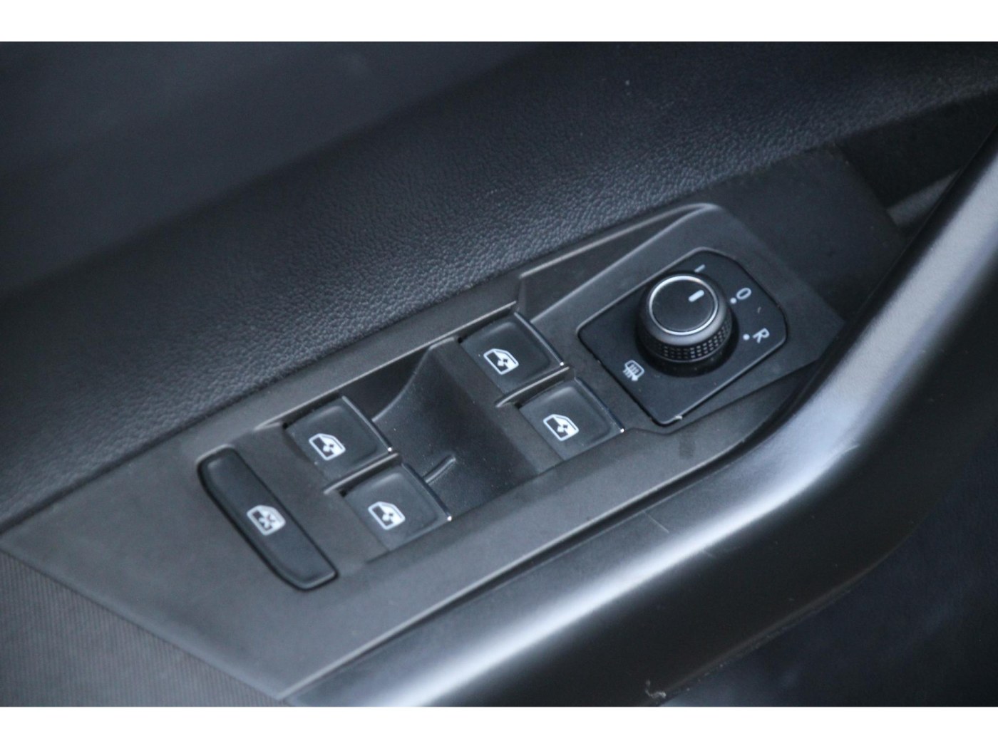 Volkswagen Polo 1.0 TSI Comfortline | Adaptive Cruise | Apple Carplay | Deep Black | — foto 12 van 27