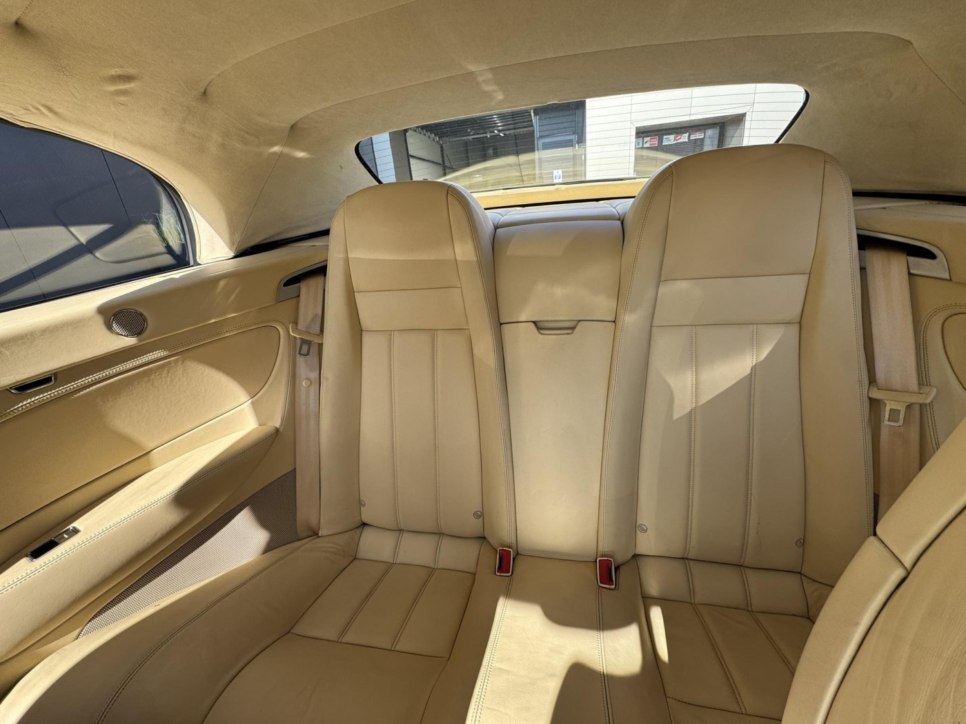 Bentley Continental GTC W12 560pk — foto 42 van 57