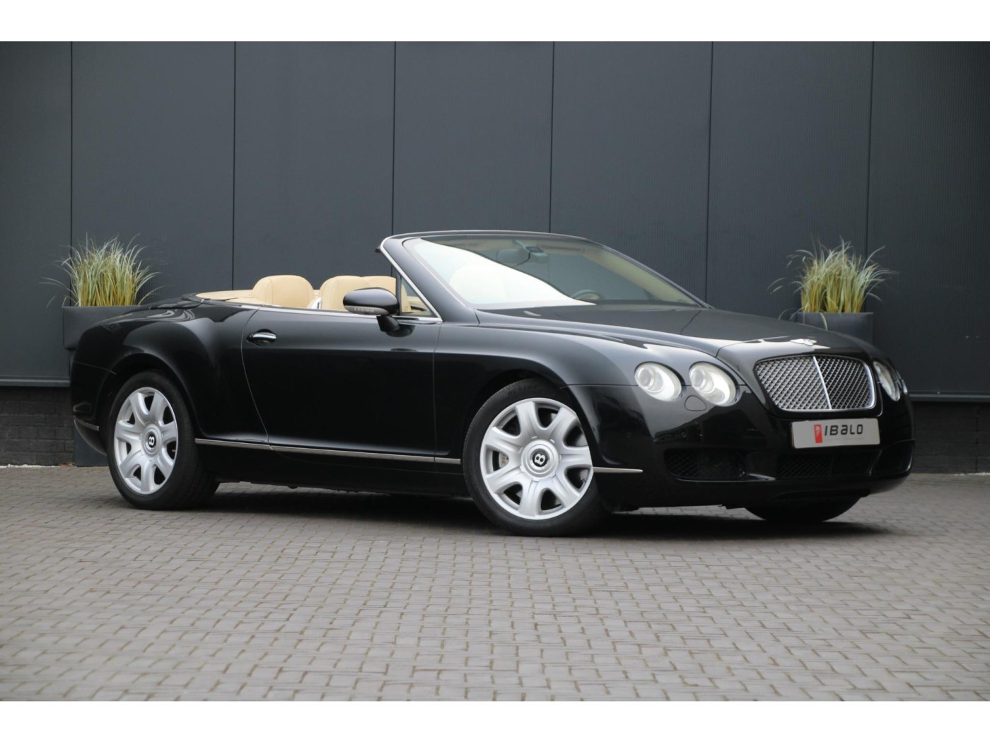 Bentley Continental GTC W12 560pk — foto 51 van 57
