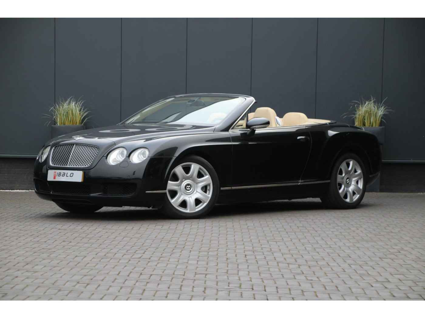 Bentley Continental GTC W12 560pk — foto 47 van 57