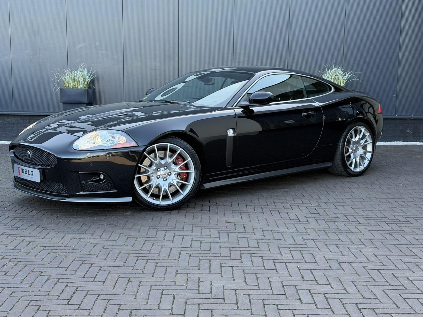 Jaguar XKR-S 4.2 V8 Coupé — foto 69 van 71