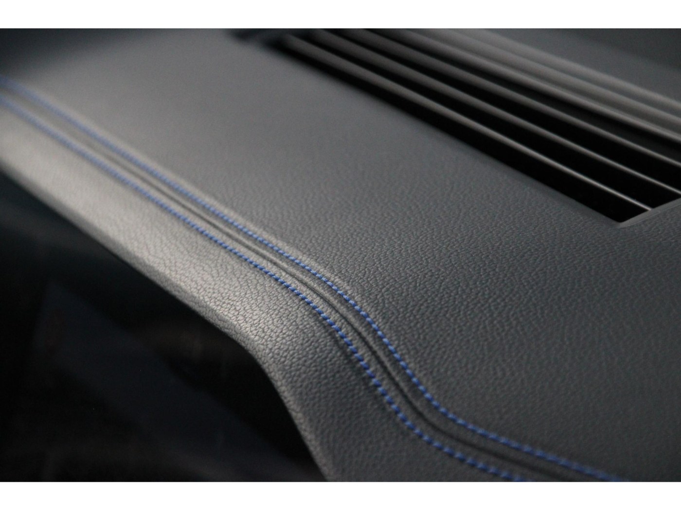 Volkswagen Touareg R 4Motion — foto 39 van 64