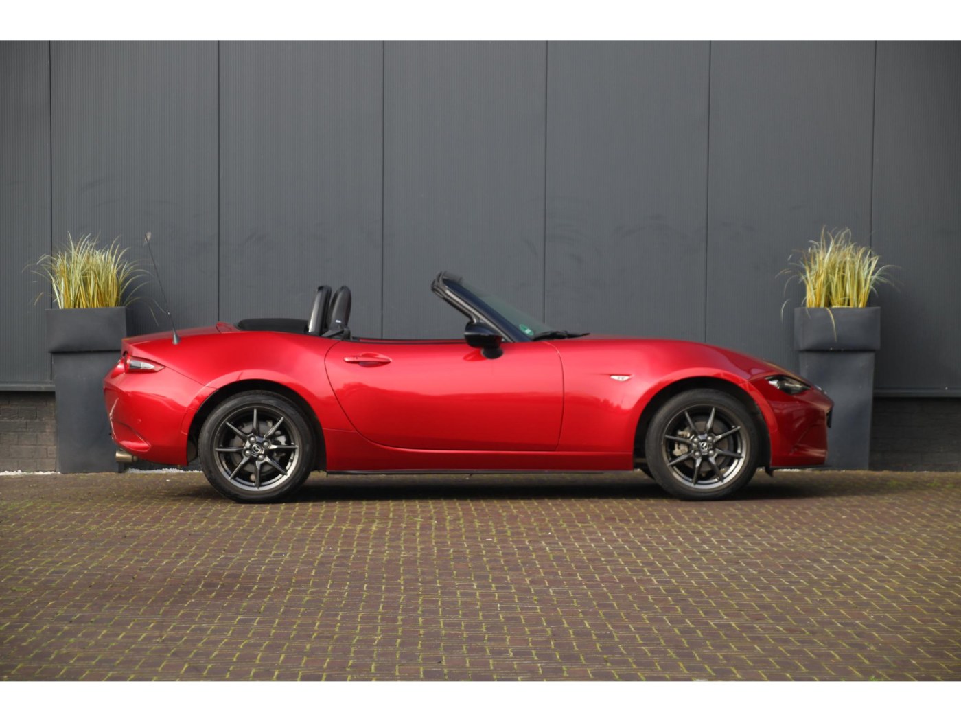 Mazda MX-5 1.5 SkyActiv-G 131 GT-M — foto 8 van 28